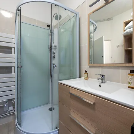 Graziella Front De Mers-les-Bains